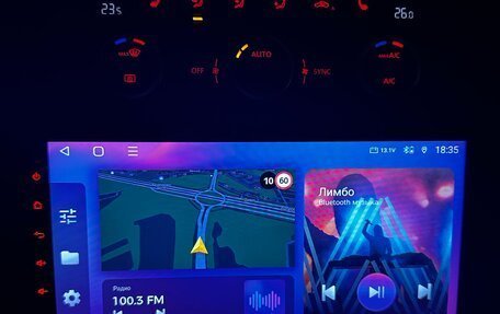 Volkswagen Touran III, 2013 год, 990 000 рублей, 6 фотография