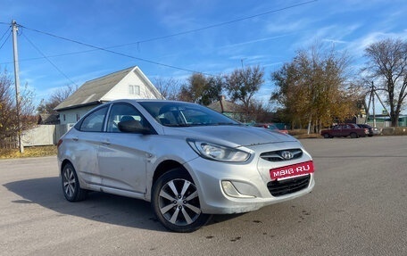 Hyundai Solaris II рестайлинг, 2013 год, 470 000 рублей, 3 фотография