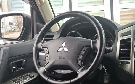 Mitsubishi Pajero IV, 2015 год, 2 890 000 рублей, 7 фотография