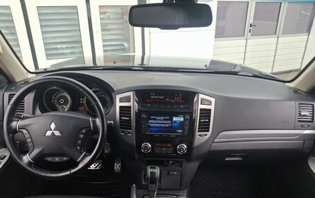 Mitsubishi Pajero IV, 2015 год, 2 890 000 рублей, 5 фотография