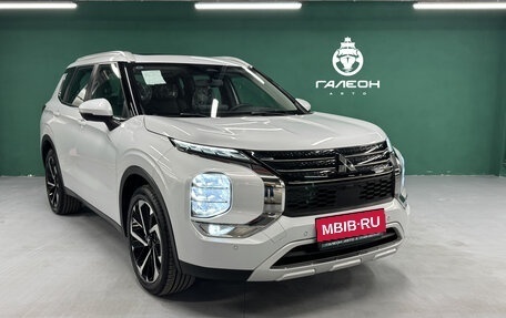 Mitsubishi Outlander, 2023 год, 4 100 000 рублей, 1 фотография