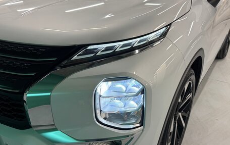 Mitsubishi Outlander, 2023 год, 4 100 000 рублей, 5 фотография