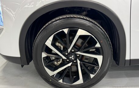 Mitsubishi Outlander, 2023 год, 4 100 000 рублей, 6 фотография