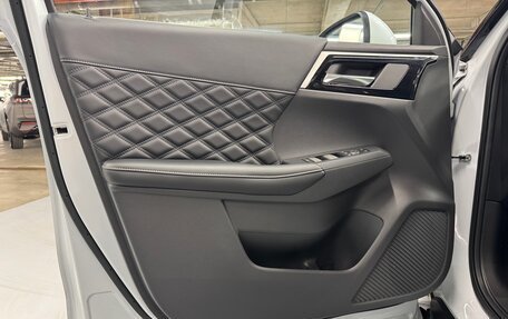 Mitsubishi Outlander, 2023 год, 4 100 000 рублей, 11 фотография