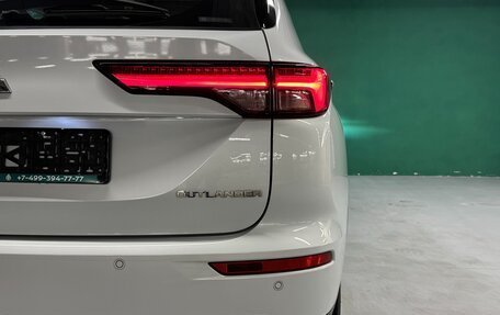 Mitsubishi Outlander, 2023 год, 4 100 000 рублей, 10 фотография