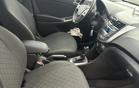 Hyundai Solaris II рестайлинг, 2014 год, 900 000 рублей, 14 фотография