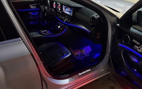 Mercedes-Benz E-Класс, 2019 год, 3 450 000 рублей, 6 фотография