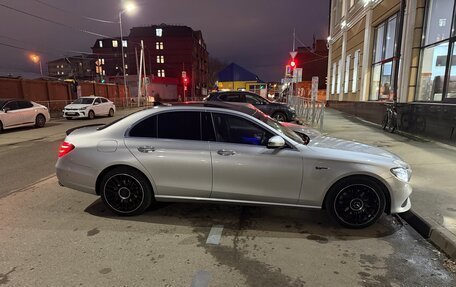 Mercedes-Benz E-Класс, 2019 год, 3 450 000 рублей, 4 фотография