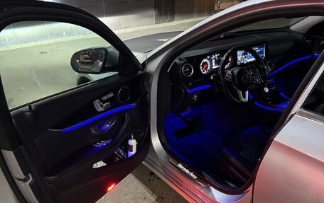 Mercedes-Benz E-Класс, 2019 год, 3 450 000 рублей, 8 фотография