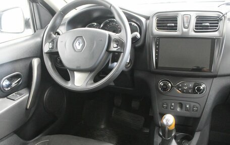 Renault Sandero II рестайлинг, 2015 год, 850 000 рублей, 14 фотография