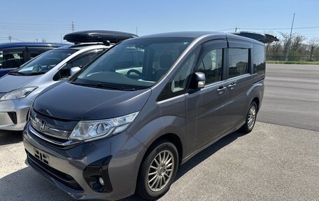 Honda Stepwgn IV, 2016 год, 1 568 000 рублей, 3 фотография