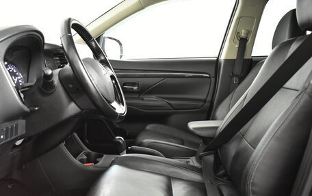 Mitsubishi Outlander III рестайлинг 3, 2016 год, 1 419 000 рублей, 8 фотография