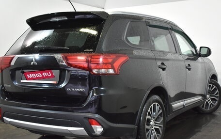 Mitsubishi Outlander III рестайлинг 3, 2016 год, 1 419 000 рублей, 4 фотография