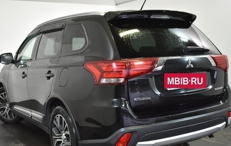 Mitsubishi Outlander III рестайлинг 3, 2016 год, 1 419 000 рублей, 6 фотография