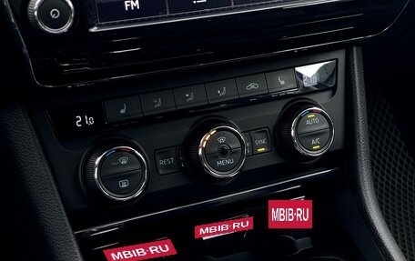 Skoda Superb III рестайлинг, 2016 год, 1 759 000 рублей, 23 фотография