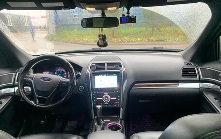 Ford Explorer VI, 2016 год, 2 250 000 рублей, 10 фотография