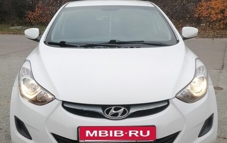 Hyundai Elantra V, 2013 год, 1 000 000 рублей, 2 фотография
