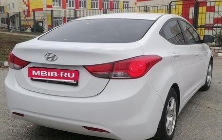 Hyundai Elantra V, 2013 год, 1 000 000 рублей, 5 фотография