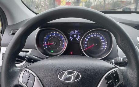 Hyundai Elantra V, 2013 год, 1 000 000 рублей, 22 фотография