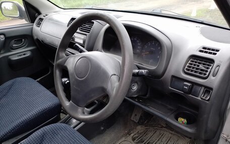 Suzuki Swift II, 2002 год, 300 000 рублей, 10 фотография