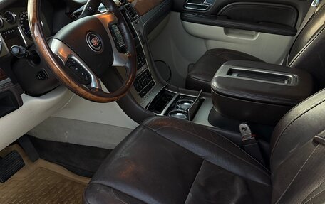 Cadillac Escalade III, 2010 год, 1 495 000 рублей, 12 фотография