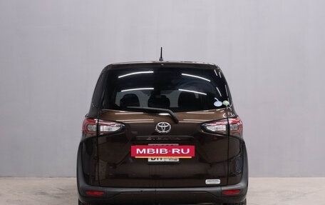 Toyota Sienta II, 2020 год, 1 699 000 рублей, 5 фотография