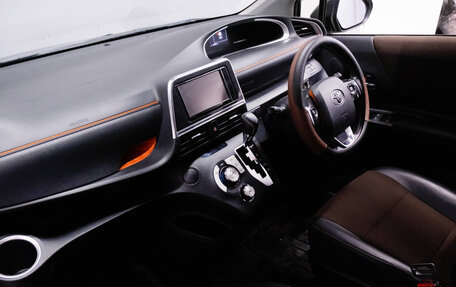 Toyota Sienta II, 2020 год, 1 699 000 рублей, 19 фотография