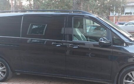 Mercedes-Benz V-Класс, 2018 год, 3 850 000 рублей, 2 фотография