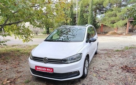 Volkswagen Touran III, 2019 год, 1 950 000 рублей, 1 фотография