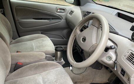 Toyota Prius IV XW50, 2000 год, 170 000 рублей, 7 фотография