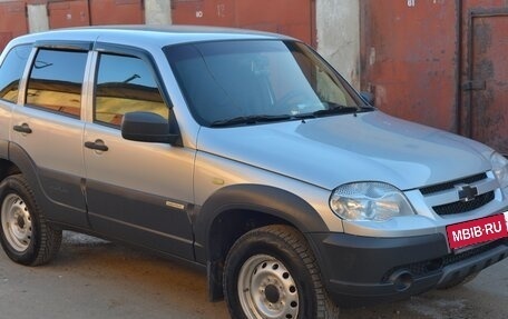 Chevrolet Niva I рестайлинг, 2017 год, 650 000 рублей, 2 фотография