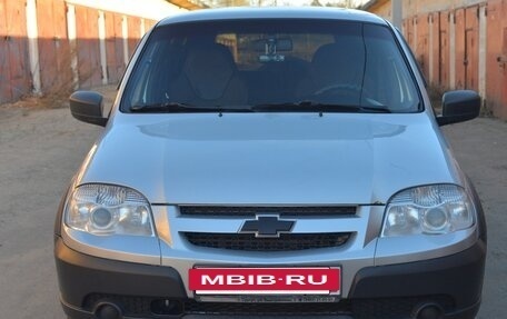 Chevrolet Niva I рестайлинг, 2017 год, 650 000 рублей, 3 фотография