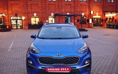 KIA Sportage IV рестайлинг, 2021 год, 2 450 000 рублей, 2 фотография