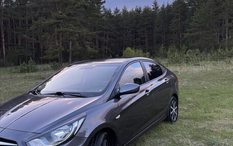 Hyundai Solaris II рестайлинг, 2012 год, 650 000 рублей, 3 фотография