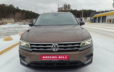 Volkswagen Tiguan II, 2019 год, 2 580 000 рублей, 5 фотография