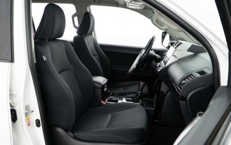 Toyota Land Cruiser Prado 150 рестайлинг 2, 2015 год, 3 989 099 рублей, 8 фотография