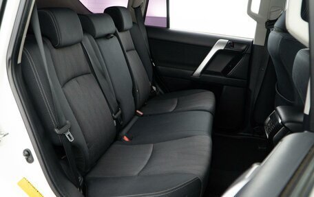 Toyota Land Cruiser Prado 150 рестайлинг 2, 2015 год, 3 989 099 рублей, 7 фотография