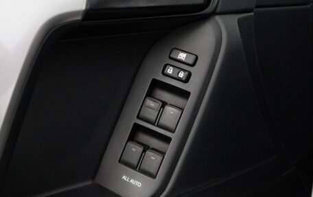 Toyota Land Cruiser Prado 150 рестайлинг 2, 2015 год, 3 989 099 рублей, 12 фотография