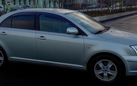 Toyota Avensis III рестайлинг, 2005 год, 855 555 рублей, 2 фотография