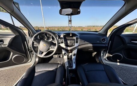 Chevrolet Cruze II, 2012 год, 700 000 рублей, 4 фотография