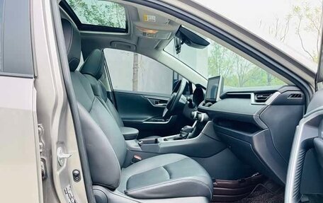 Toyota RAV4, 2021 год, 2 419 732 рублей, 10 фотография