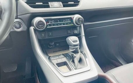 Toyota RAV4, 2021 год, 2 419 732 рублей, 12 фотография