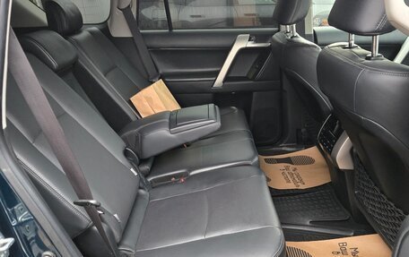 Toyota Land Cruiser Prado 150 рестайлинг 2, 2019 год, 5 800 000 рублей, 8 фотография