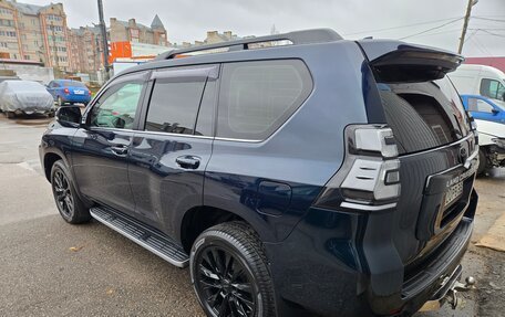 Toyota Land Cruiser Prado 150 рестайлинг 2, 2019 год, 5 800 000 рублей, 2 фотография