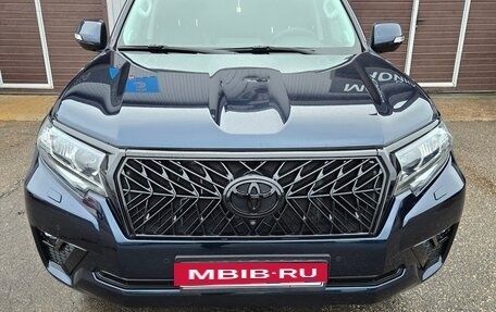 Toyota Land Cruiser Prado 150 рестайлинг 2, 2019 год, 5 800 000 рублей, 5 фотография