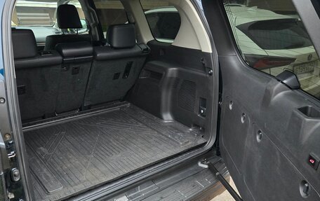 Toyota Land Cruiser Prado 150 рестайлинг 2, 2019 год, 5 800 000 рублей, 12 фотография