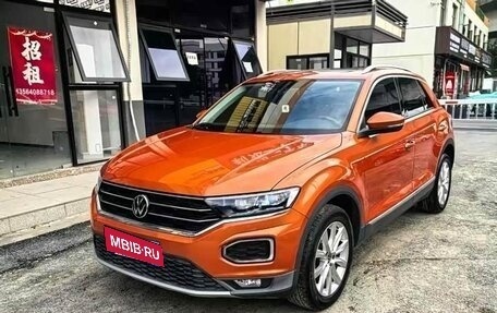 Volkswagen T-Roc I, 2021 год, 1 715 632 рублей, 1 фотография