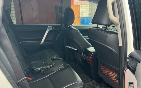 Toyota Land Cruiser Prado 150 рестайлинг 2, 2014 год, 3 250 000 рублей, 8 фотография