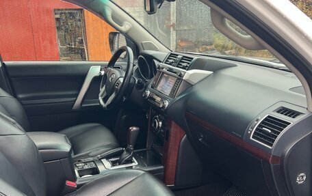 Toyota Land Cruiser Prado 150 рестайлинг 2, 2014 год, 3 250 000 рублей, 7 фотография