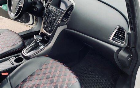 Opel Astra J, 2011 год, 790 000 рублей, 21 фотография